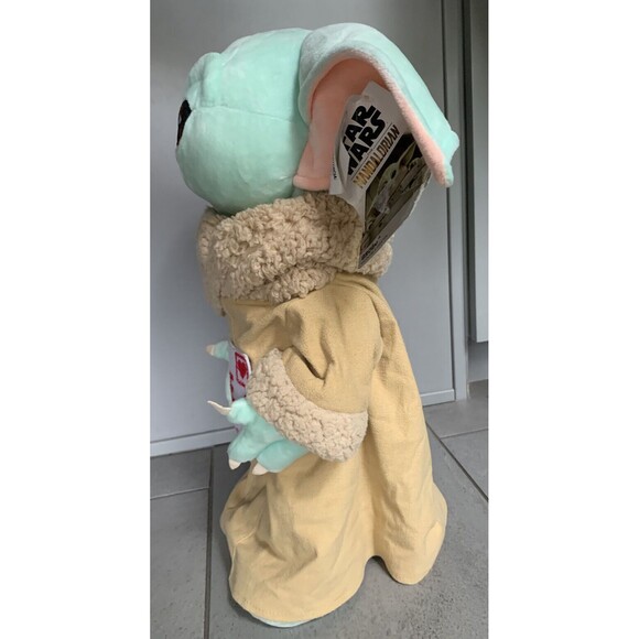 Star Wars The Mandolorian Grogu 19” Valentine Greeter Plush - Picture 4 of 10